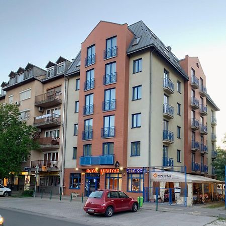 Hotel Veritas Budapest Exterior photo