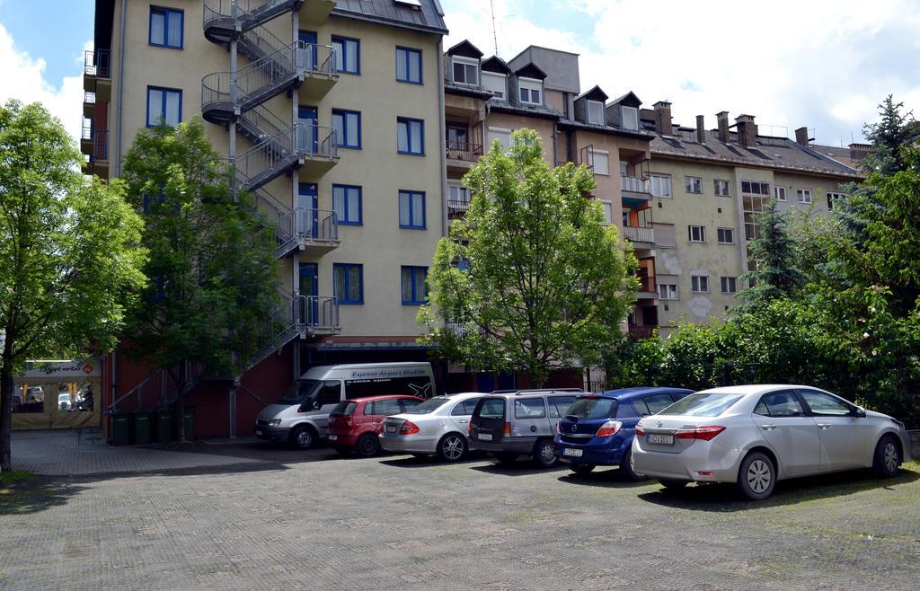 Hotel Veritas Budapest Exterior photo