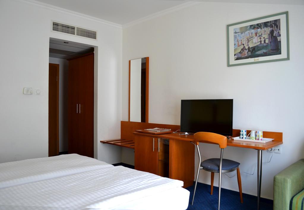 Hotel Veritas Budapest Exterior photo